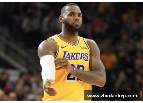 火狐电竞NBA重磅瞬间：巨星被对手飞身封盖，全场球迷狂欢掌声雷动 - 副本